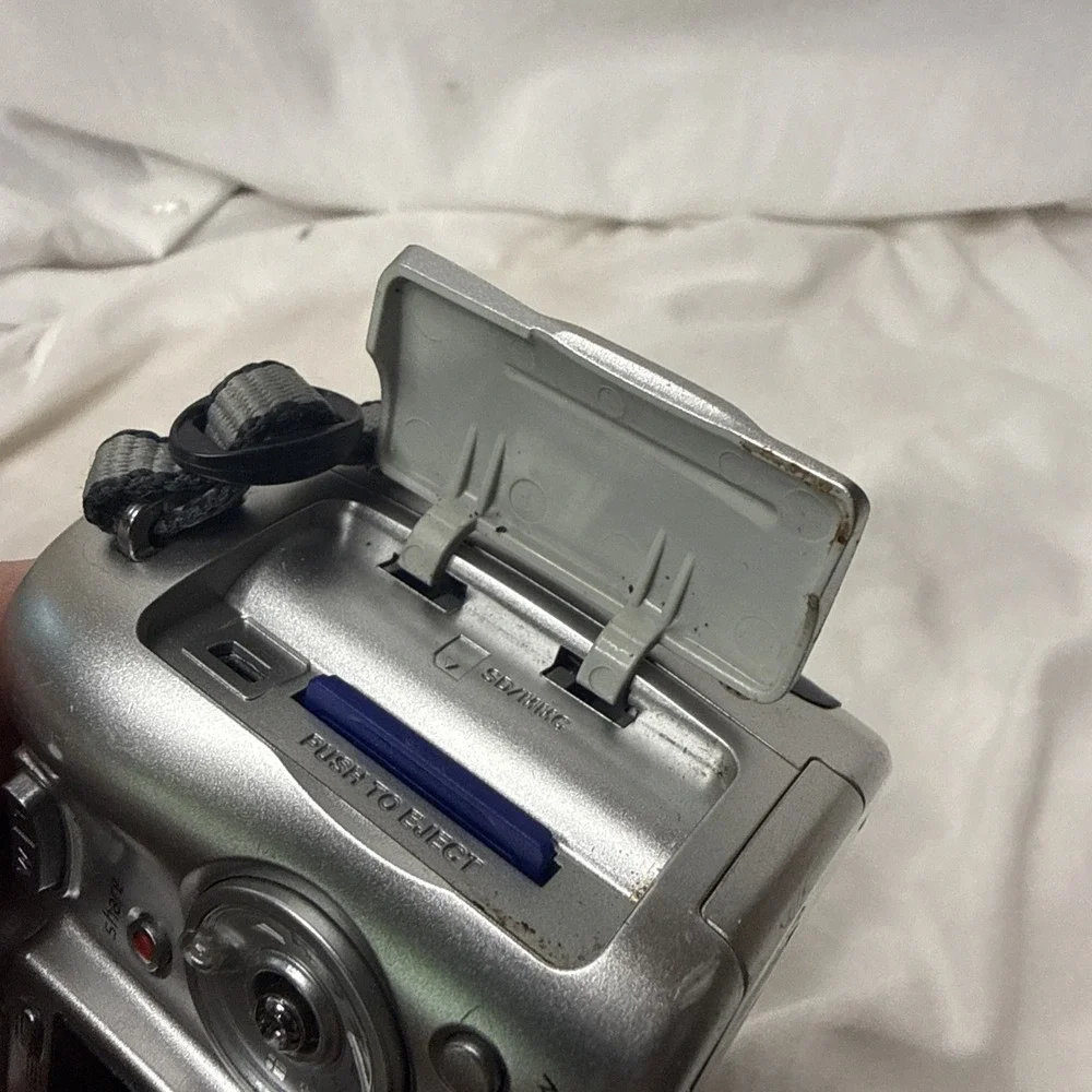 Kodak EasyShare Z650 6.1MP Digital Camera TESTED 10X Schneider Krueznach Zoom SD